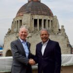 José Medina Mora y Tereso Medina durante un encuentro de diálogo entre empresarios y trabajadores